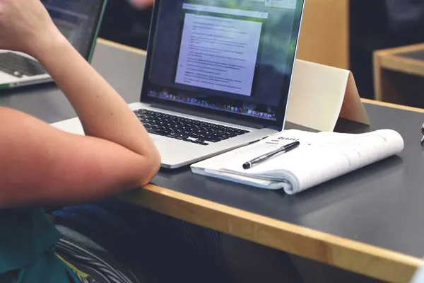 Richtig Zitieren in der Bachelorarbeit und Plagiate