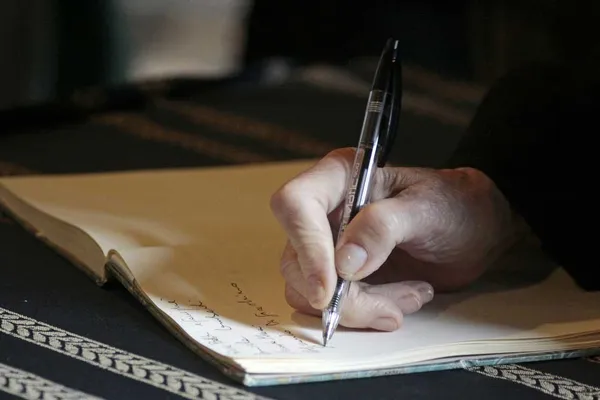Fremdsprachiges Ghostwriting vs. wissenschaftliche Übersetzung